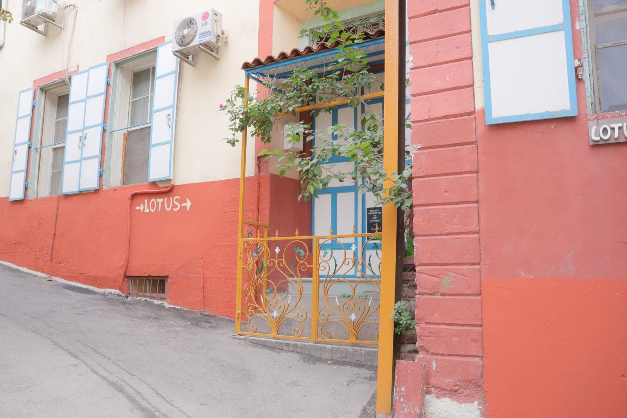 Lotus Garden Hostel Izmir Exterior foto
