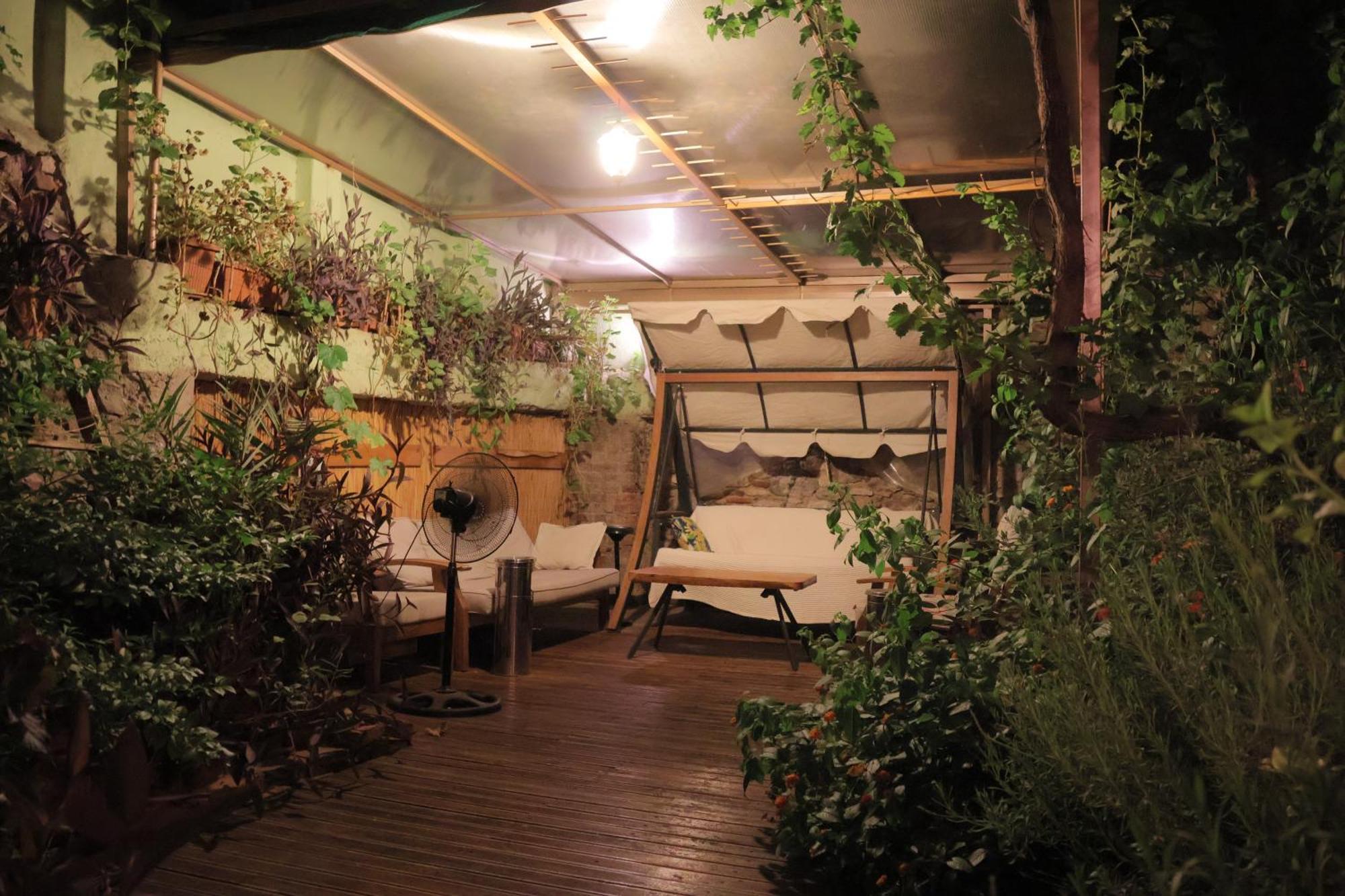 Lotus Garden Hostel Izmir Exterior foto
