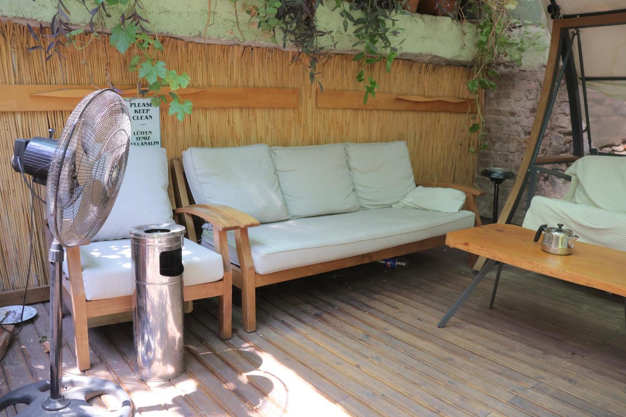 Lotus Garden Hostel Izmir Exterior foto