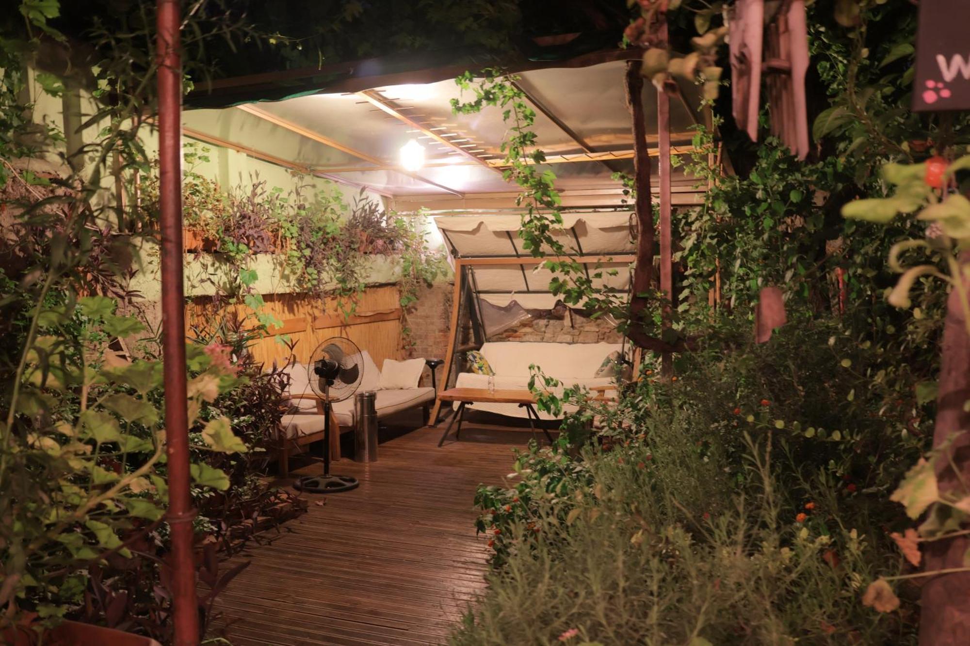 Lotus Garden Hostel Izmir Exterior foto